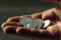 Criza mascata pentru romani: dobanda la credite ajunge si la 24,5%