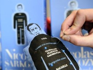 Sarkozy actioneaza in justitie o editura care vinde papusi voodoo cu imaginea sa