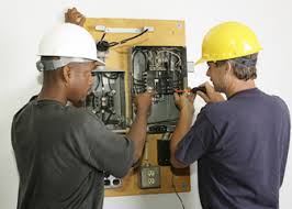 Electrician 1.900 Euro in Germania