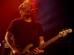 Chi Cheng, basistul trupei Deftones, in coma, in urma unui accident