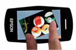 Un nou display Epson LCD HVGA, cu ecran tactil si protectie integrata