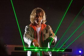Jean-Michel Jarre concerteaza in aceasta seara la Sala Polivalenta din Capitala
