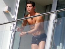 Cristiano Ronaldo si doi colegi au participat o orgie cu cinci prostituate