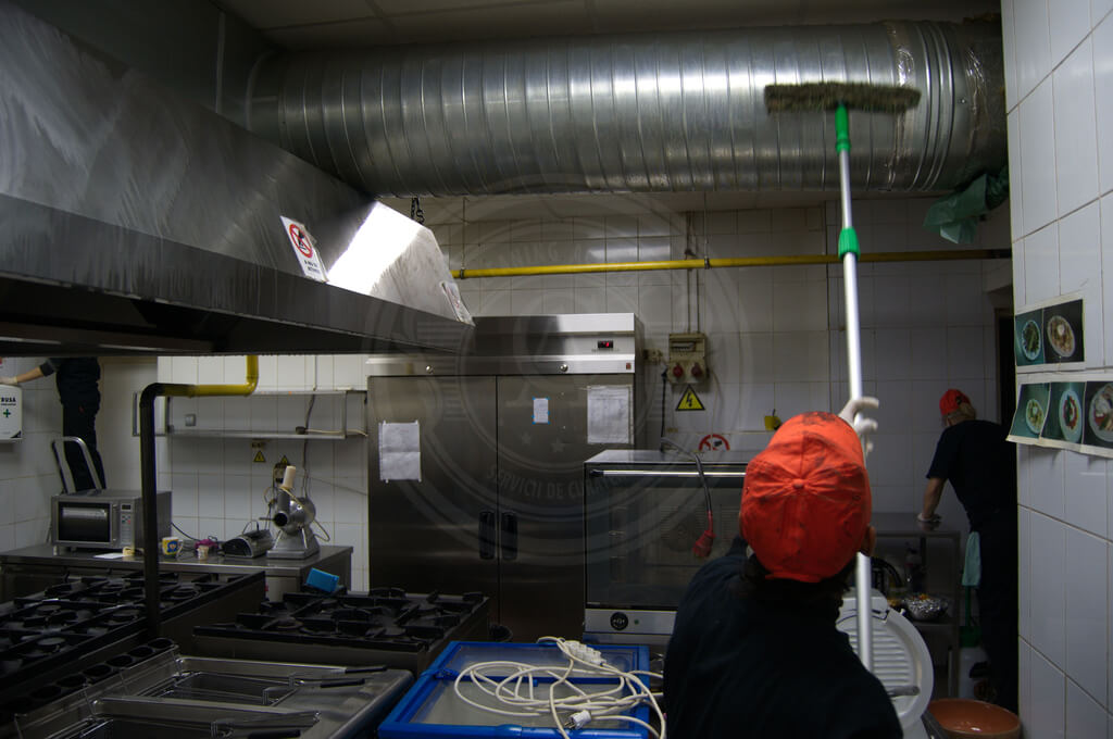 curatenie restaurant si bucatarie