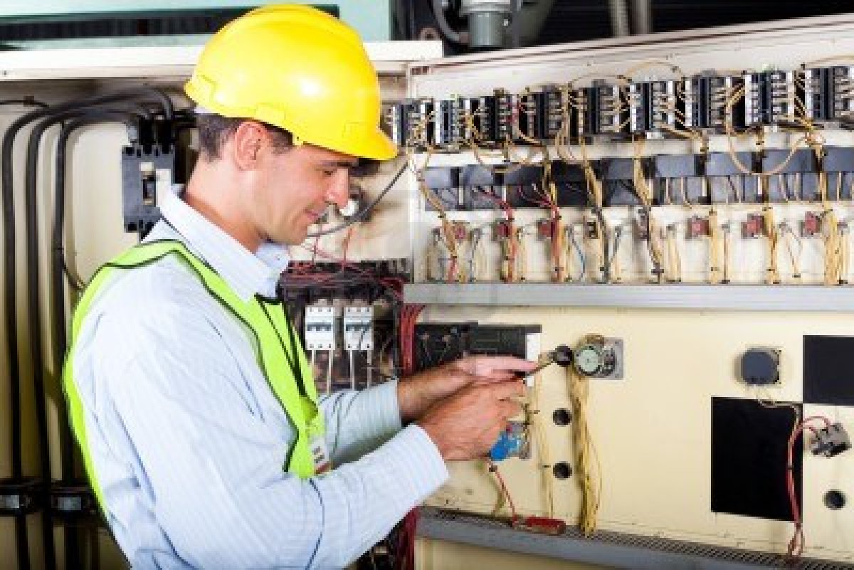 Angajam electrician in Germania.