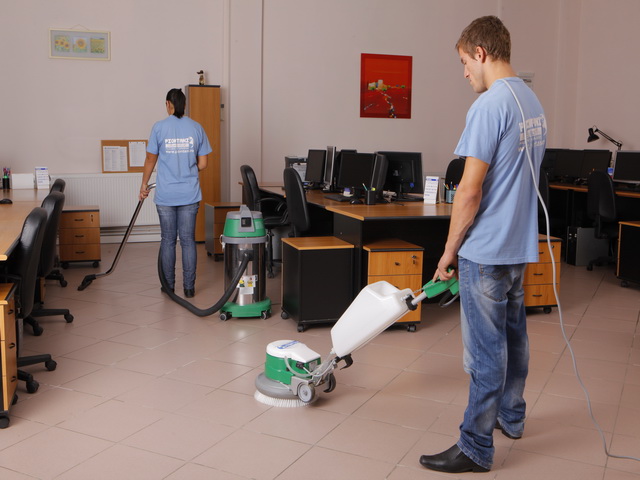 Servicii de curatenie si menaj