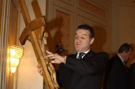 Clanul Becali a alergat cu buldozerul 17 maicute