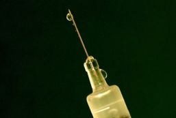 Luni, 24 Noiembrie, incepe campania de vaccinare anticancer