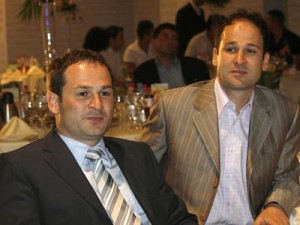 Fratii Negoita opresc constructia unui mall din cauza crizei economice