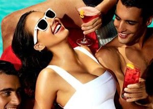 Jessica Alba, imaginea Campari intr-un pictorial incendiar - VIDEO