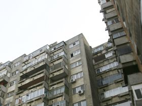 Consecintele crizei: Apartamentele a doua familii, scoase la vanzare de banca in Bistrita