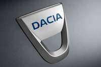 Dacia renunta la 620 de angajati temporari si isi reduce investitiile pentru 2009 cu 100 milioane euro