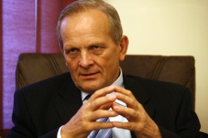 Theodor Stolojan, desemnat de Basescu ca premier