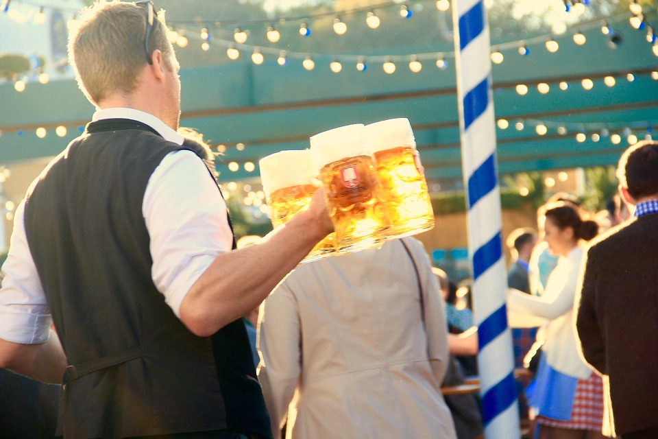 Cautam bucatari sau ospatari in Germania