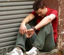 Peste 10% dintre romani sufera de depresie. Pericolul sinuciderilor creste de sarbatori