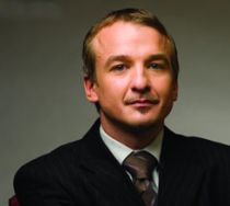 Mihai Ursa, fost consultant Louis Vuitton, purtator de cuvant al ministerului Sanatatii