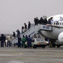 Criza economica ii aduce pe romanii emigrati acasa