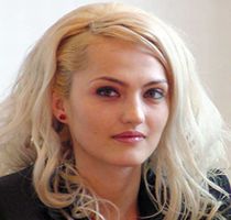 Ioana Pop, o noua blonda in Guvernul Boc, secretar de stat in ministerul lui Ponta