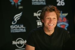 Fanii Bon Jovi sunt asteptati la Hard Rock Cafe Bucuresti