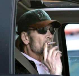 Mai slab ca niciodata, Patrick Swayze sfideaza cancerul si fumeaza 60 de tigari pe zi