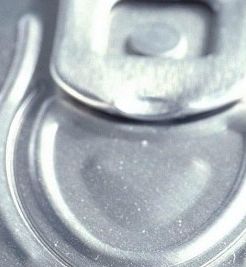 Barbat in coma, dupa ce a baut bere dintr-o cutie cumparata de la un chiosc