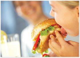 Restaurantele de tip fast-food sunt responsabile pentru obezitate