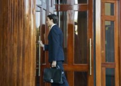 An greu pentru banci. In ianuarie creditele in lei si euro au inghetat