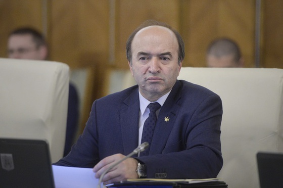 Imaginea articolului Deputaţii votează, miercuri, moţiunile simple la adresa lui Eugen Teodorovici şi Tudorel Toader