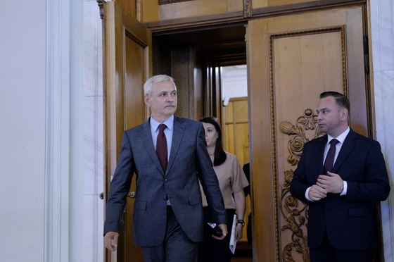 Imaginea articolului Liviu Dragnea continuă luni şi marţi întâlnirile la Parlament cu liderii judeţeni ai PSD. Vor discuta despre strategia pregătită pentru europarlamentare