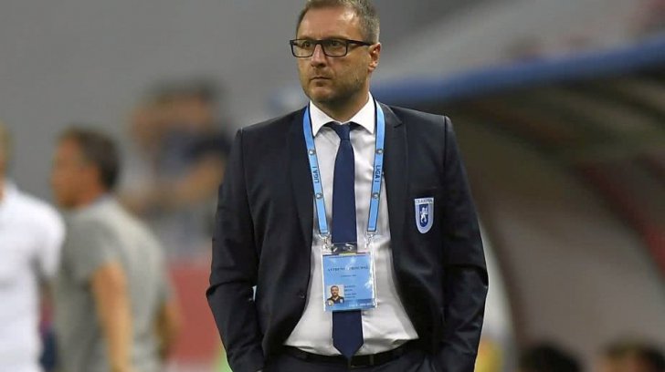 Elevă silită să-şi taie părul la școală. Ce a înfuriat-o pe dirigintă