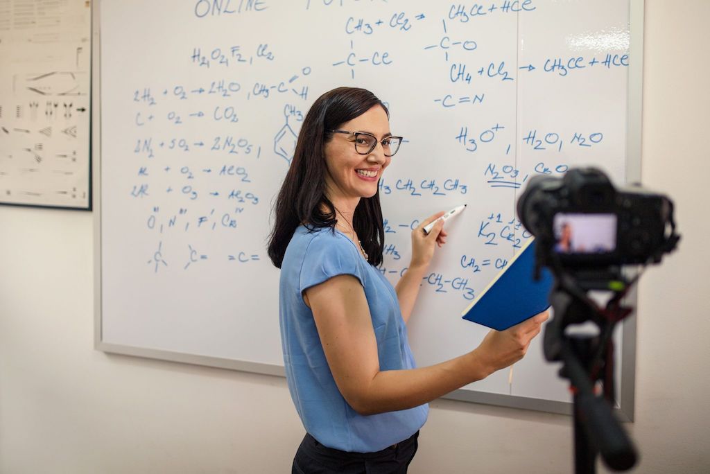 echipamente-foto-video-audio-profesori-scoala-online-romania-magazin-foto-photosetup