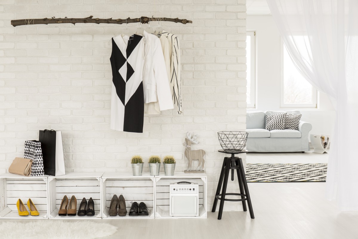 Descoperă cele mai interesante moduri de a scoate în evidență holul casei tale, indiferent de dimensiunile sau forma lui