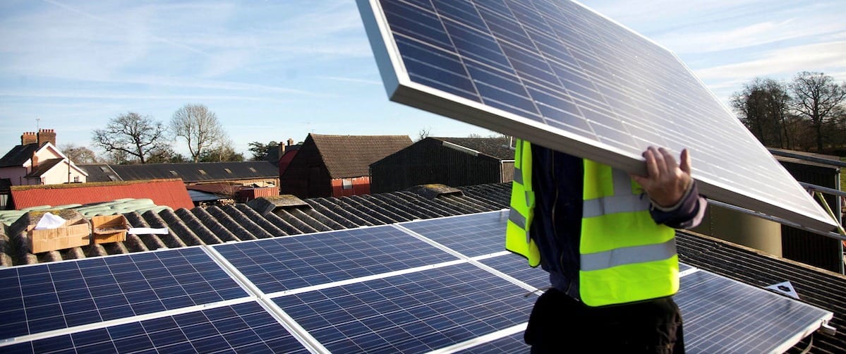 Randamentul investiției în panouri solare: descoperă beneficiile energiei verzi!