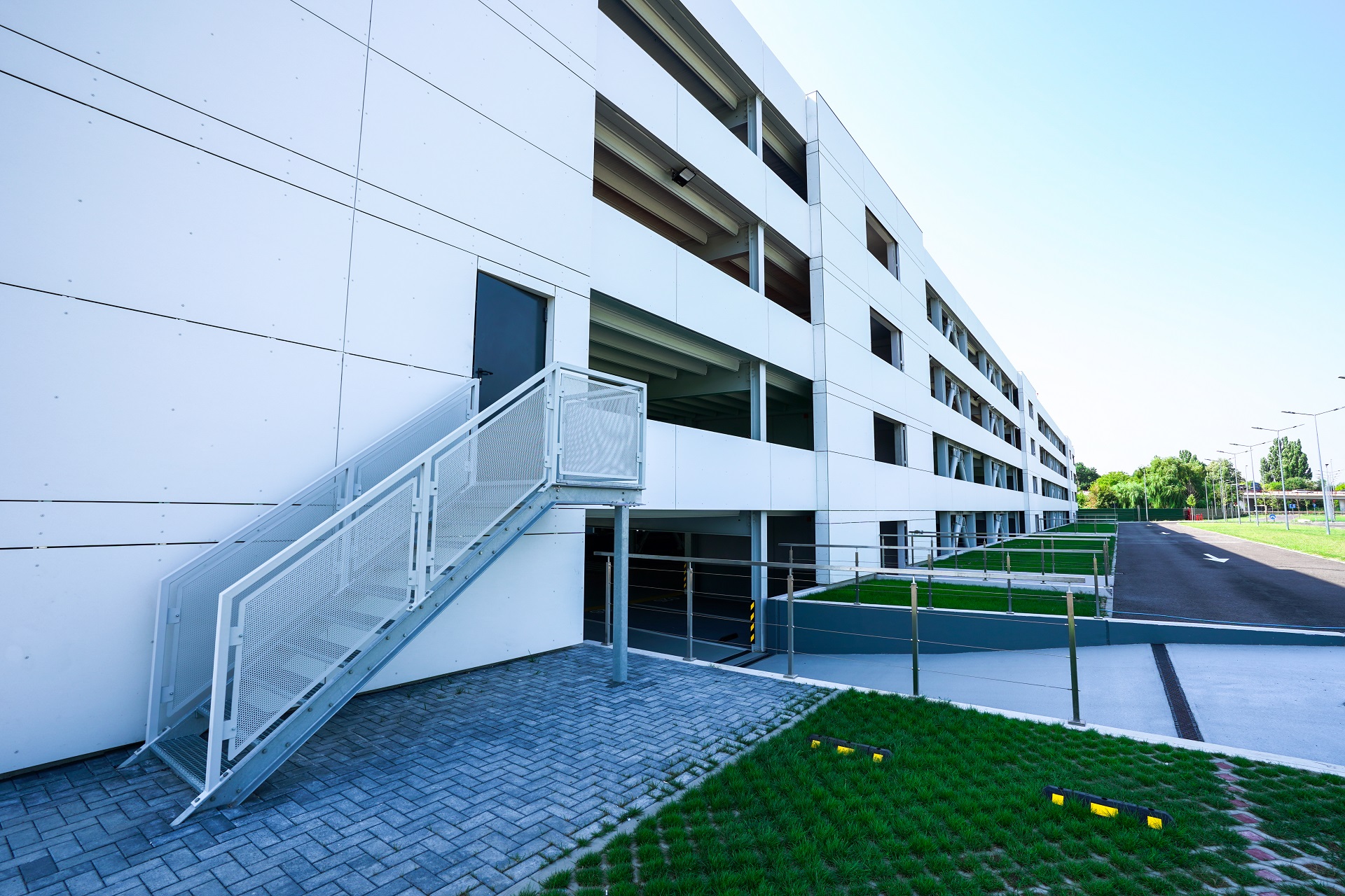 parcare Otopeni pret