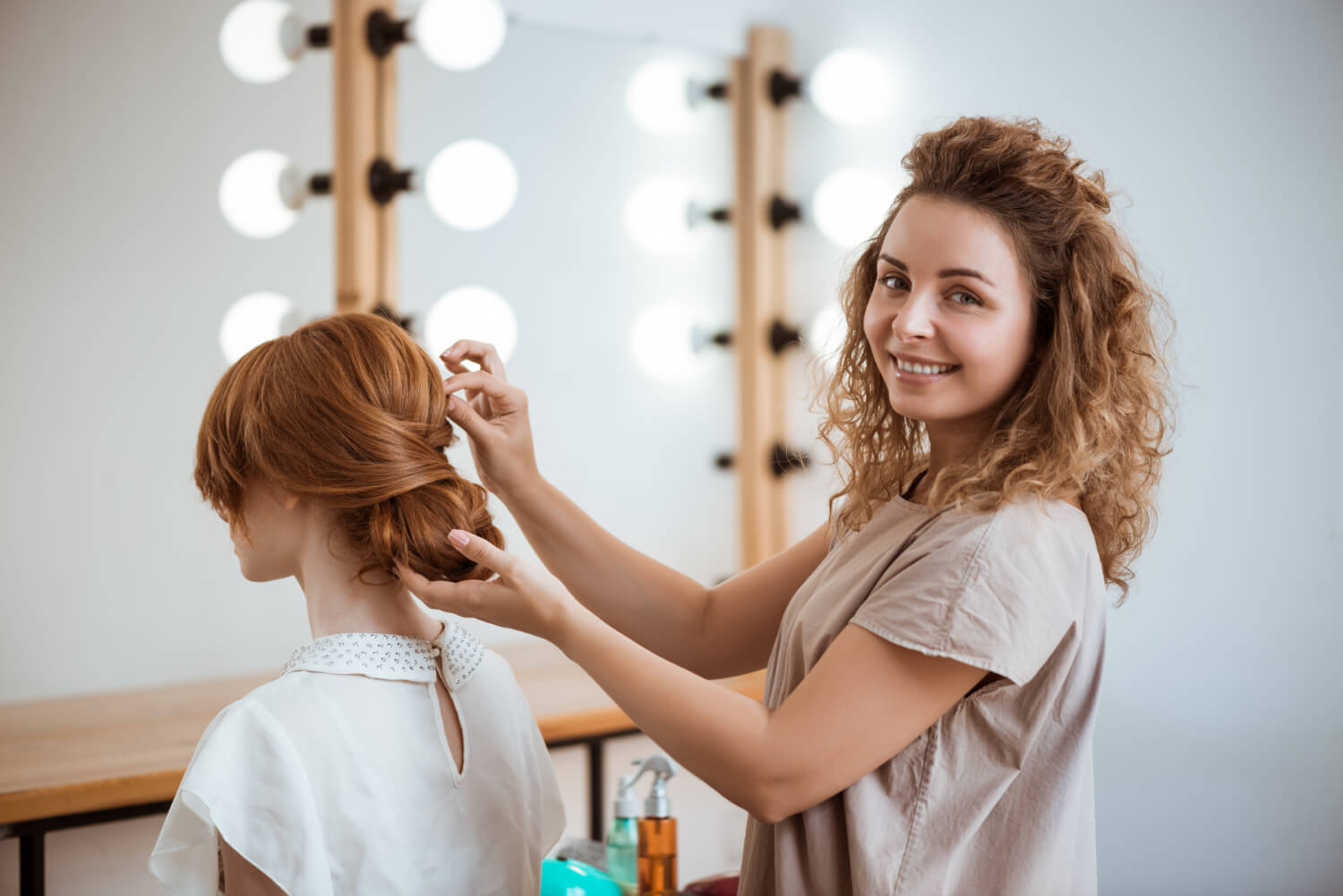 Ce Trebuie Să Știi ca Hairstylist Profesionist: Top 5 Cunoștințe Cheie