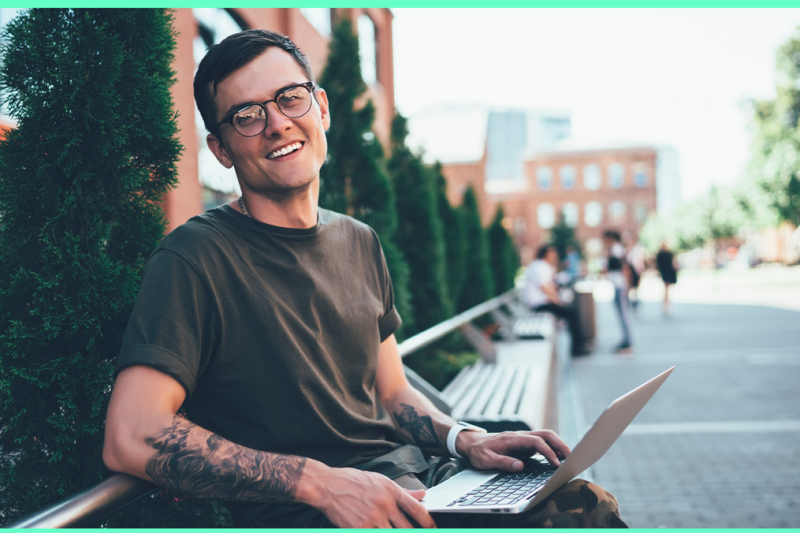 Adevărul despre cursurile de programare: Când merită să investești și ce înseamnă să înveți pe cont propriu?