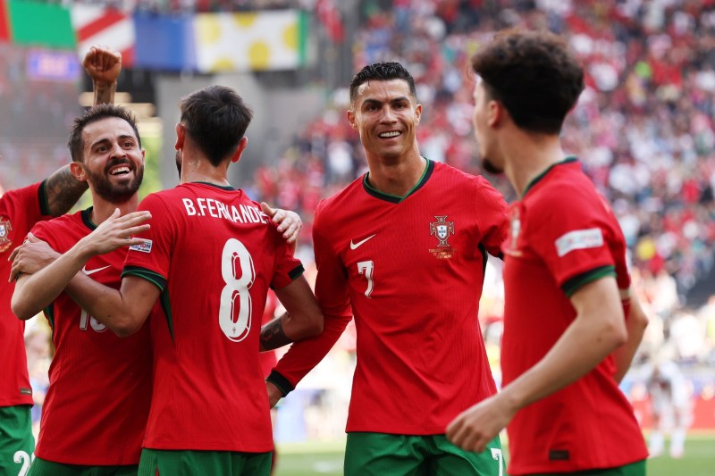 Cristiano Ronaldo, in tricoul Portugaliei
