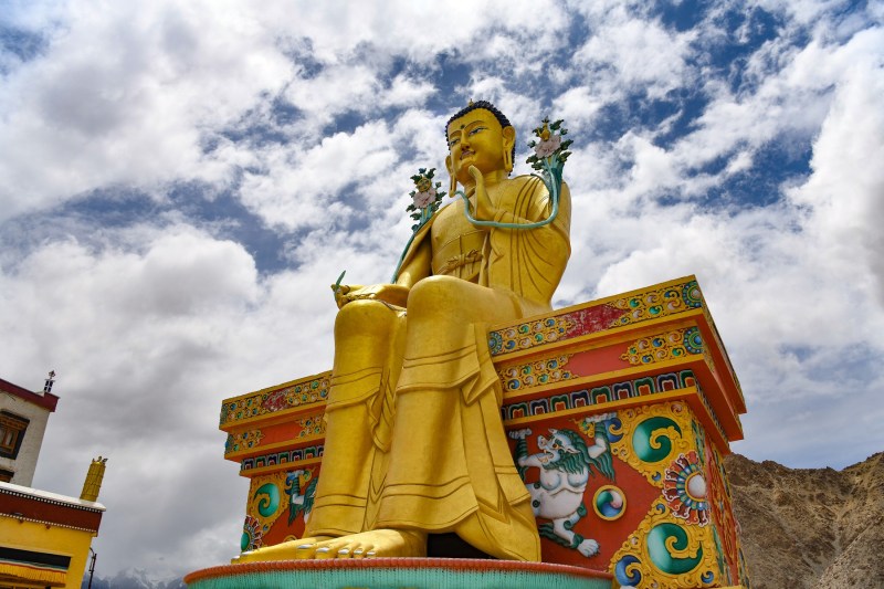 Un guru din Nepal, condamnat pentru agresiuni sexuale împotriva copiilor. Adepții îl cred reîncarnarea lui Buddha