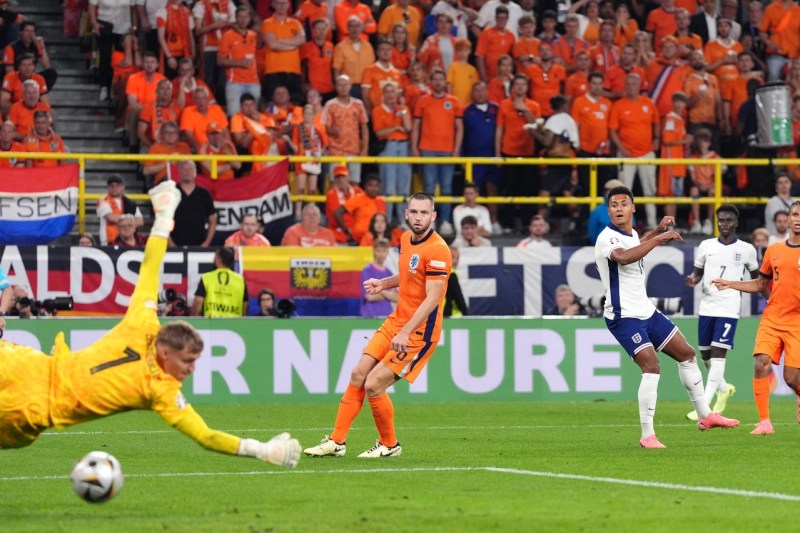 Autorul golului care a dus Anglia în finală se declară frustrat că nu joacă: „Am avut cel mai bun sezon al carierei”