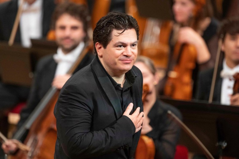 Cristian Măcelaru va dirija concertul din deschiderea Jocurilor Olimpice. Românul va fi la pupitrul Orchestrei Naționale a Franței