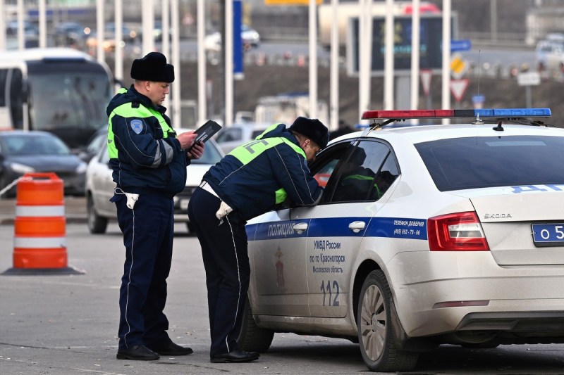 Două persoane au fost rănite după ce o mașină a explodat în Moscova. Explozia, cauzată de detonarea unui dispozitiv