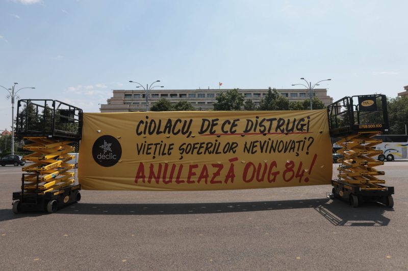 Protest împotriva ordonanței privind testarea antidrog, azi în Piața Victoriei. Guvernul spune că„ține cont de observațiile societății civile”