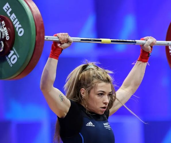 Mihaela Cambei a cucerit medalie de argint la haltere!