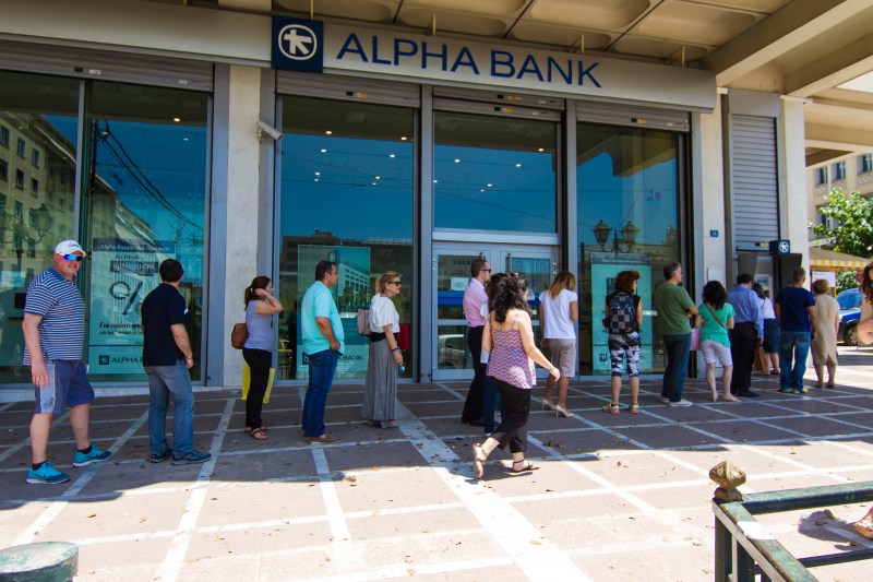 Românii au cea mai mică încredere în bănci – top 9 țări dn regiune