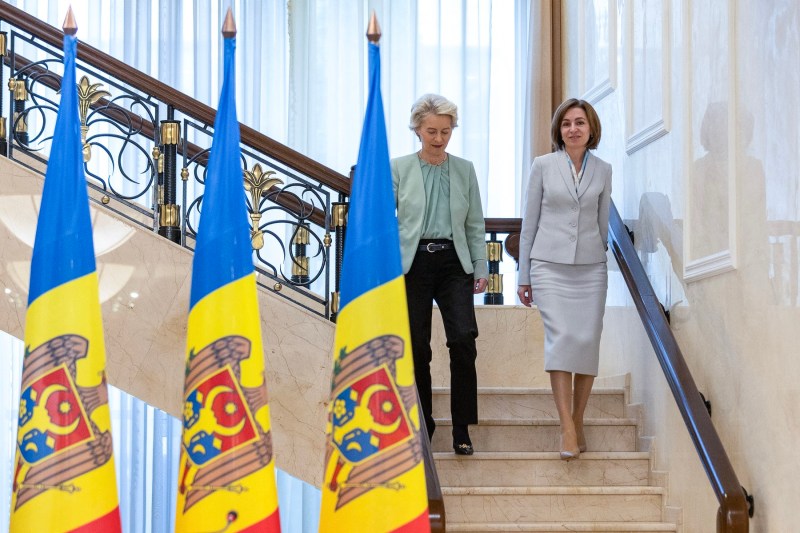 Ursula von der Leyen denunță „tacticile hibride” ale Rusiei, în prima sa reacție la rezultatul referendumului din Republica Moldova