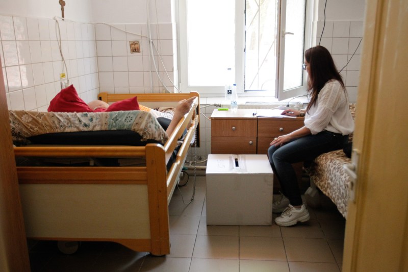 Urnă mobilă. Inquam Photos / Adriana Neagoe