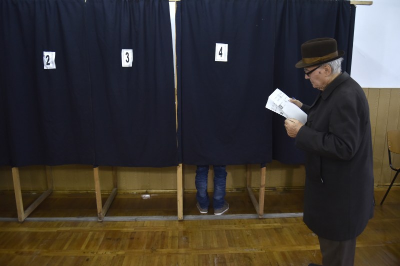 Cabine de votare. Inquam Photos / Bogdan Dănescu