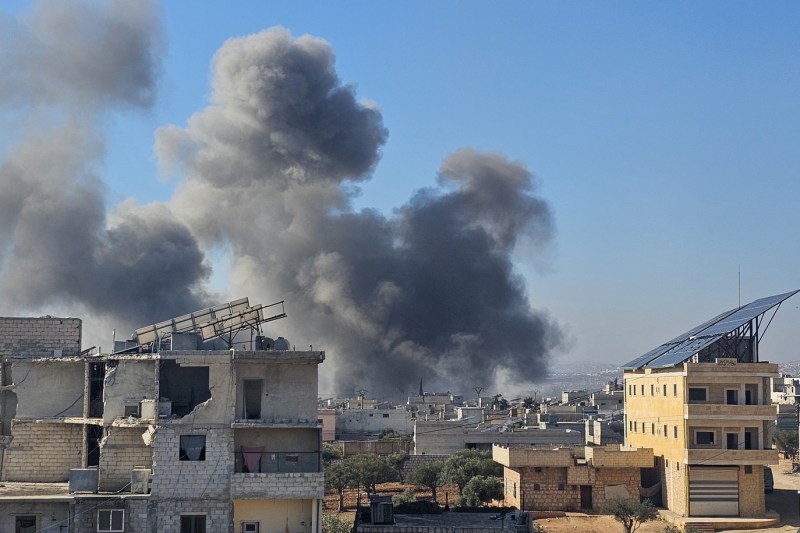 Armata rusă anunţă că bombardează grupuri „extremiste” în Siria