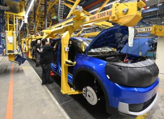 Numărul angajaților în industria auto din Germania, la cel mai scăzut nivel din ultimele două decenii