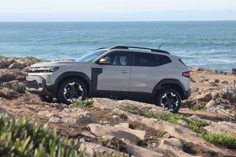 Rechemarea Dacia Duster a ajuns în sistemul european de alertă. A fost anunțat și numărul de mașini care merg în service. „Boli ale copilăriei”